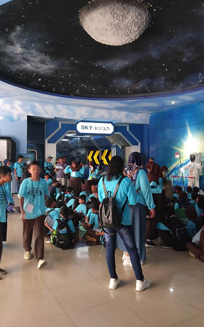 planetarium skyworld tmii rekreasi sekolah study tour field trip jakarta