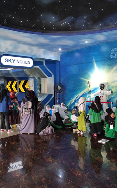 planetarium skyworld tmii rekreasi sekolah study tour field trip jakarta